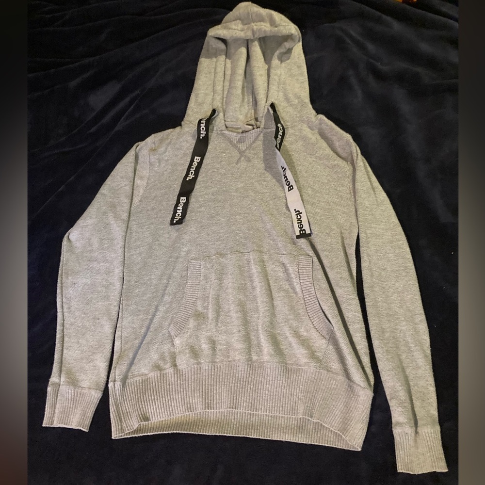 Bench hoodie with oversized strings